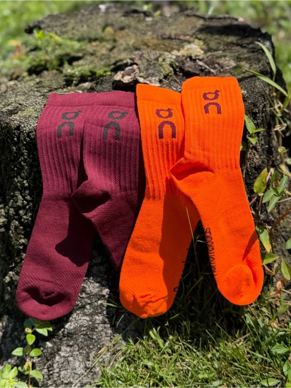 On Running Cloud Socks set of 2 Size Large in Bright Orange and Deep Burgundy